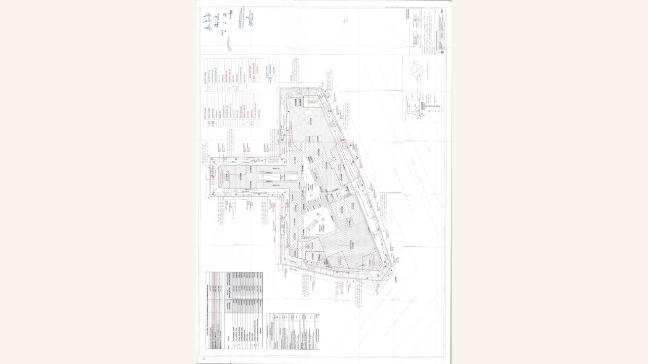 CITY CENTRE 92 service plans showing the services on the layout plan